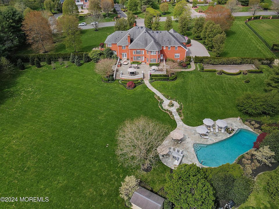 2nd image of 9 Evergreen Lane