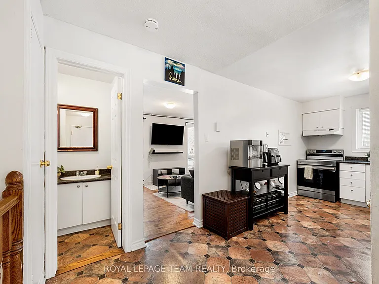 160 Fenerty Ct #4 — Photo 3