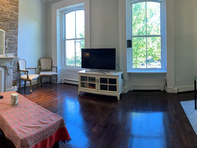 543 Massachusetts Ave — Photo 10