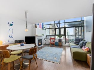 1688 Robson St #PENTHOUSE 2, Vancouver, BC V6G 1C7