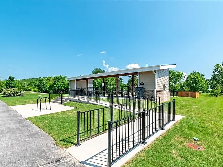 2807 S Angels Rd — Photo 23