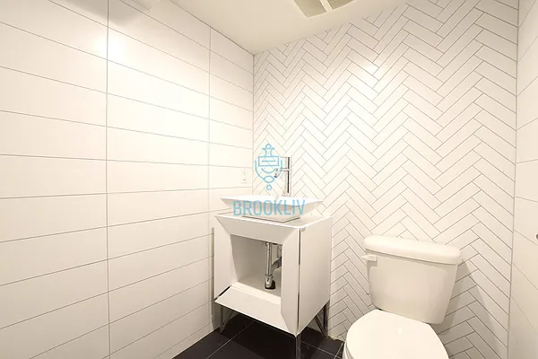 Rented by null | media 9