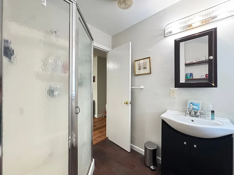 56 Hillside Pl #4 — Photo 7