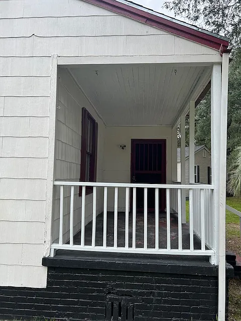 Building Photo - 4021 Gary Dr