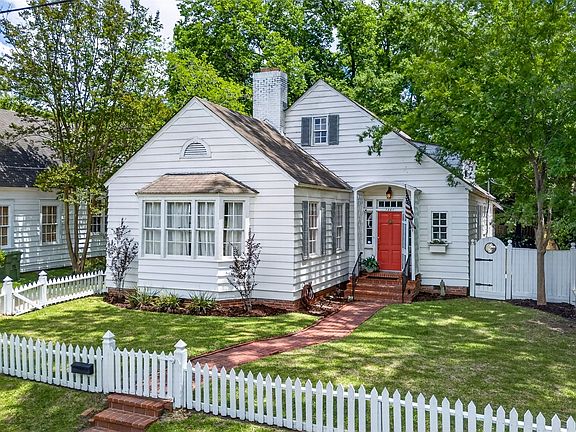 5th image of 1861 Graham St
