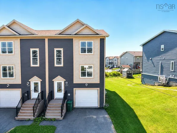 137 Executive Dr, Middle Sackville, NS B4E 0M5