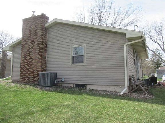 2nd image of 521 6th St E