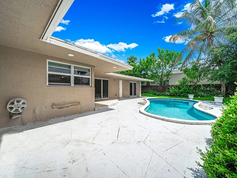 4021 Bayview Dr — Photo 39
