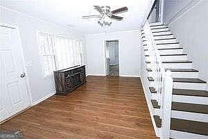 5th image of 218 E Bonacre Rd