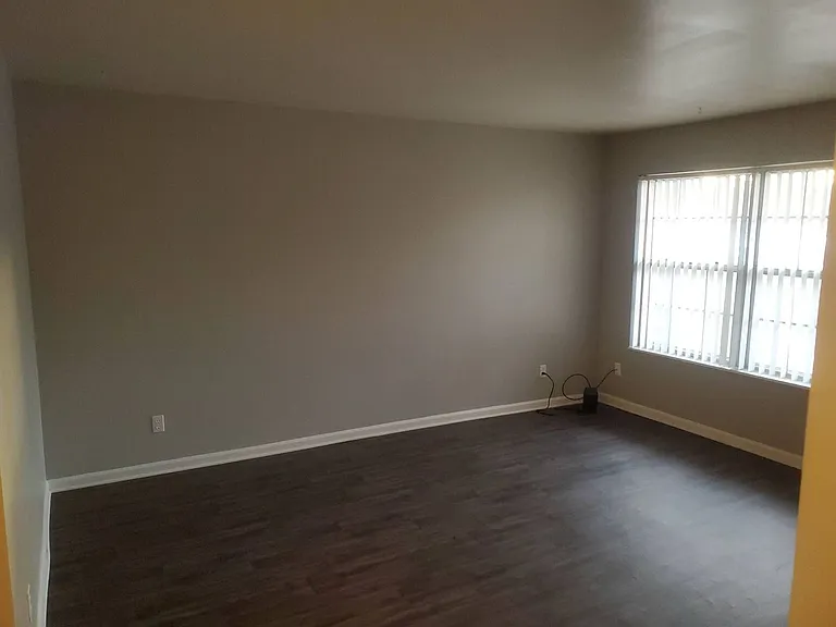Stratford East Apartments — Photo 57