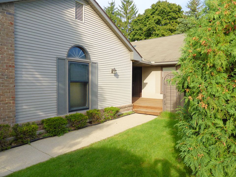1st image of 14192 Meadow Hill Ln #4