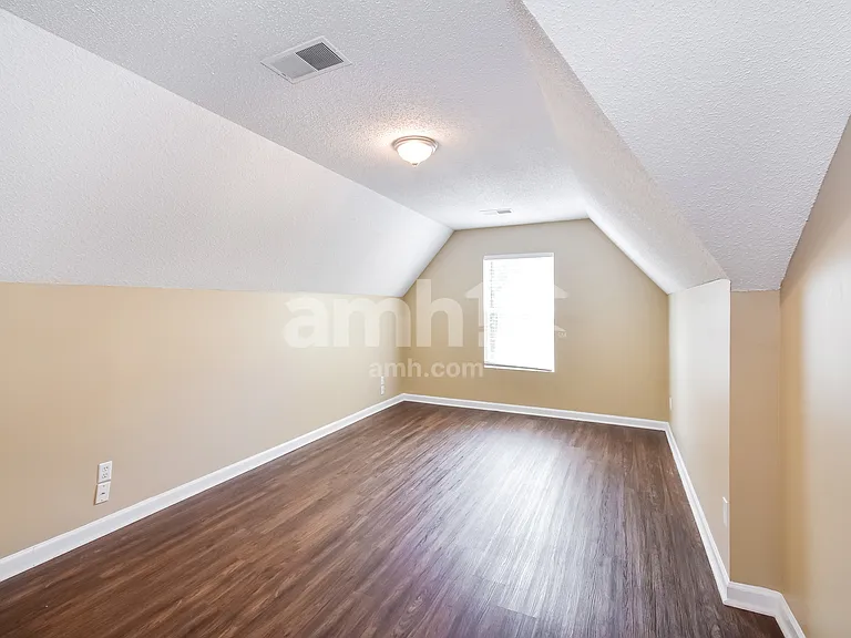 4514 Huron Rd — Photo 12