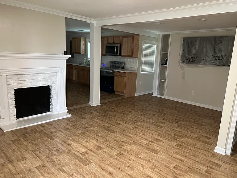 202 E Keitt St — Photo 10