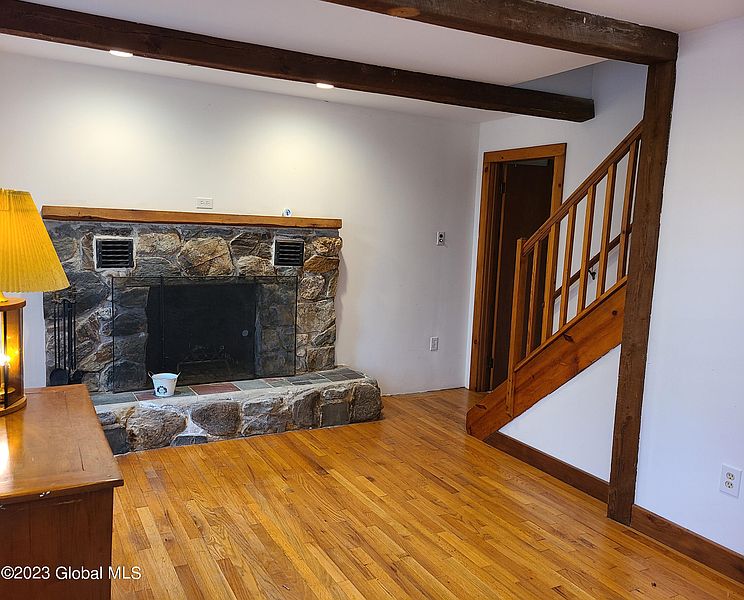 3rd image of 1586 Garfield Road