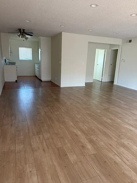 3 bed, 1400 sqft, $2,600 — Photo 3