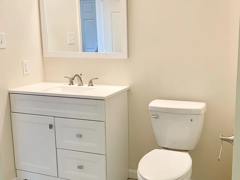 Full bath 2