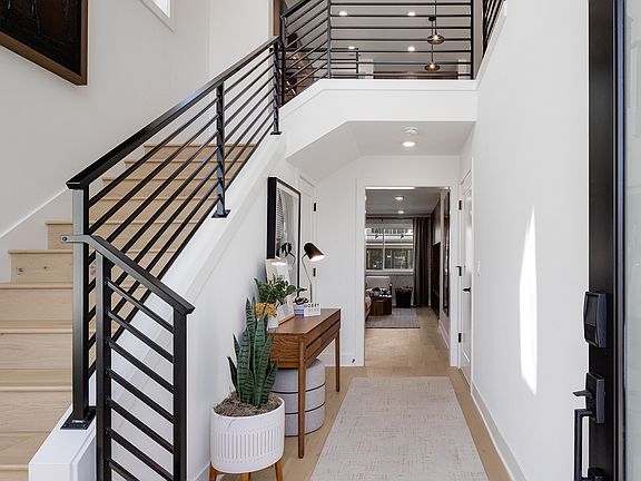 Alder Plan Foyer