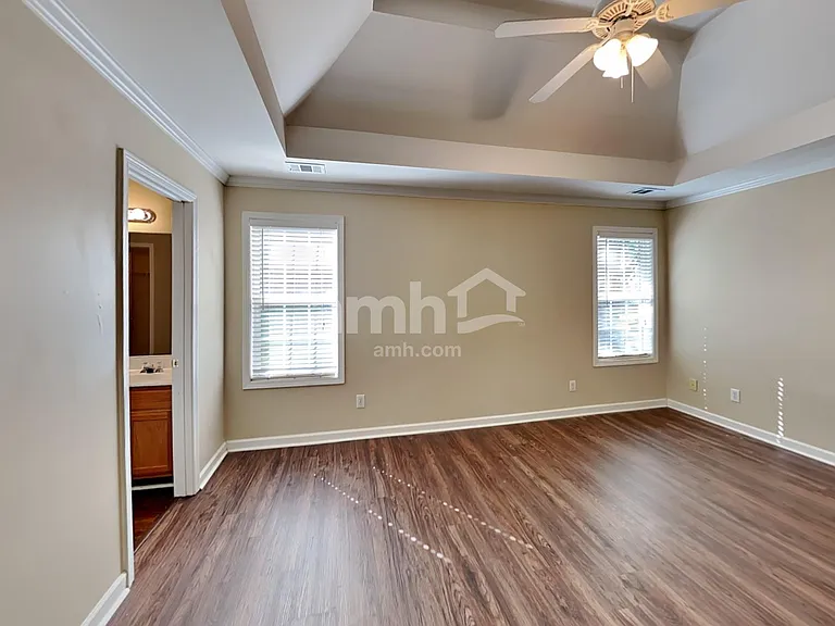 111 Lexington Parke Dr — Photo 8