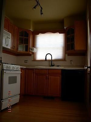 2nd image of 228 N Lombard Ave