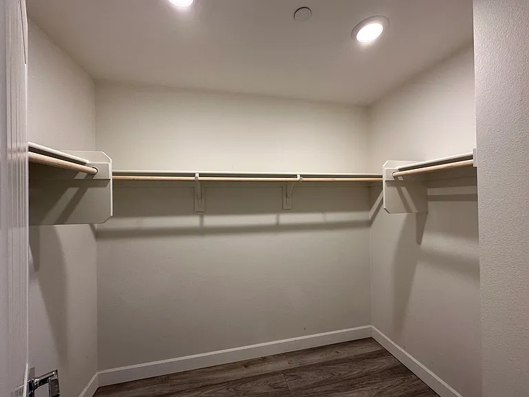 1732 Parkplace Ln — Photo 3