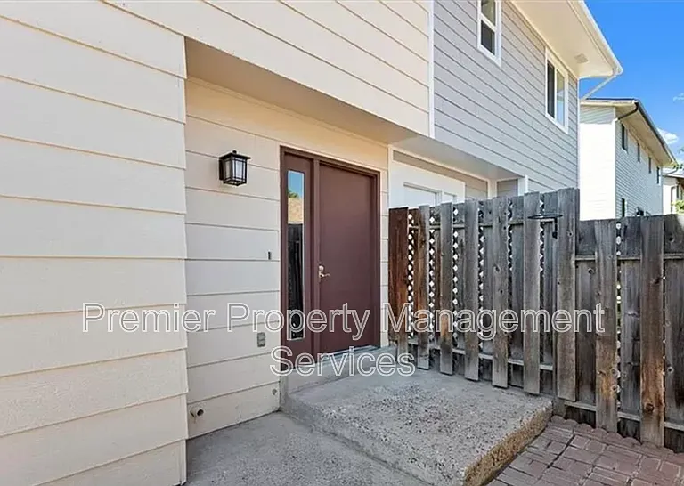 300 Aristocrat Dr — Photo 14