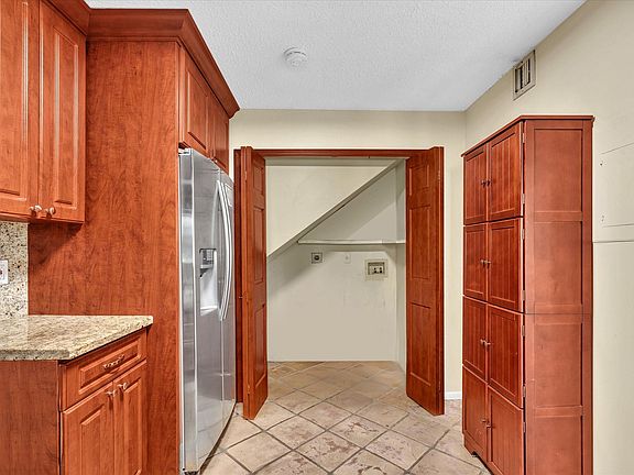 4th image of 11528 Terra Bella Boulevard