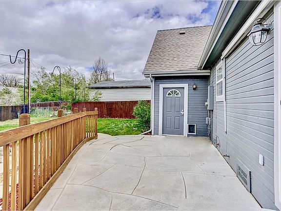 5th image of 2261 Altura Blvd