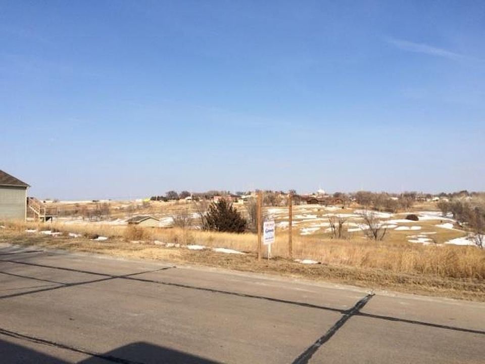 1st image of 11 Wedgewood Dr