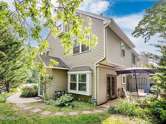 2nd image of 28 Melrose Drive #1A