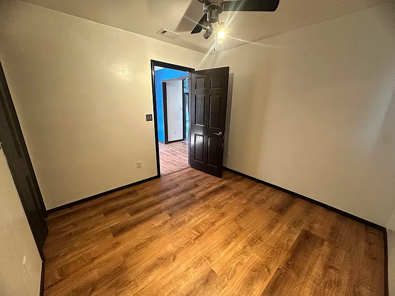 306 W 3rd St — Photo 12