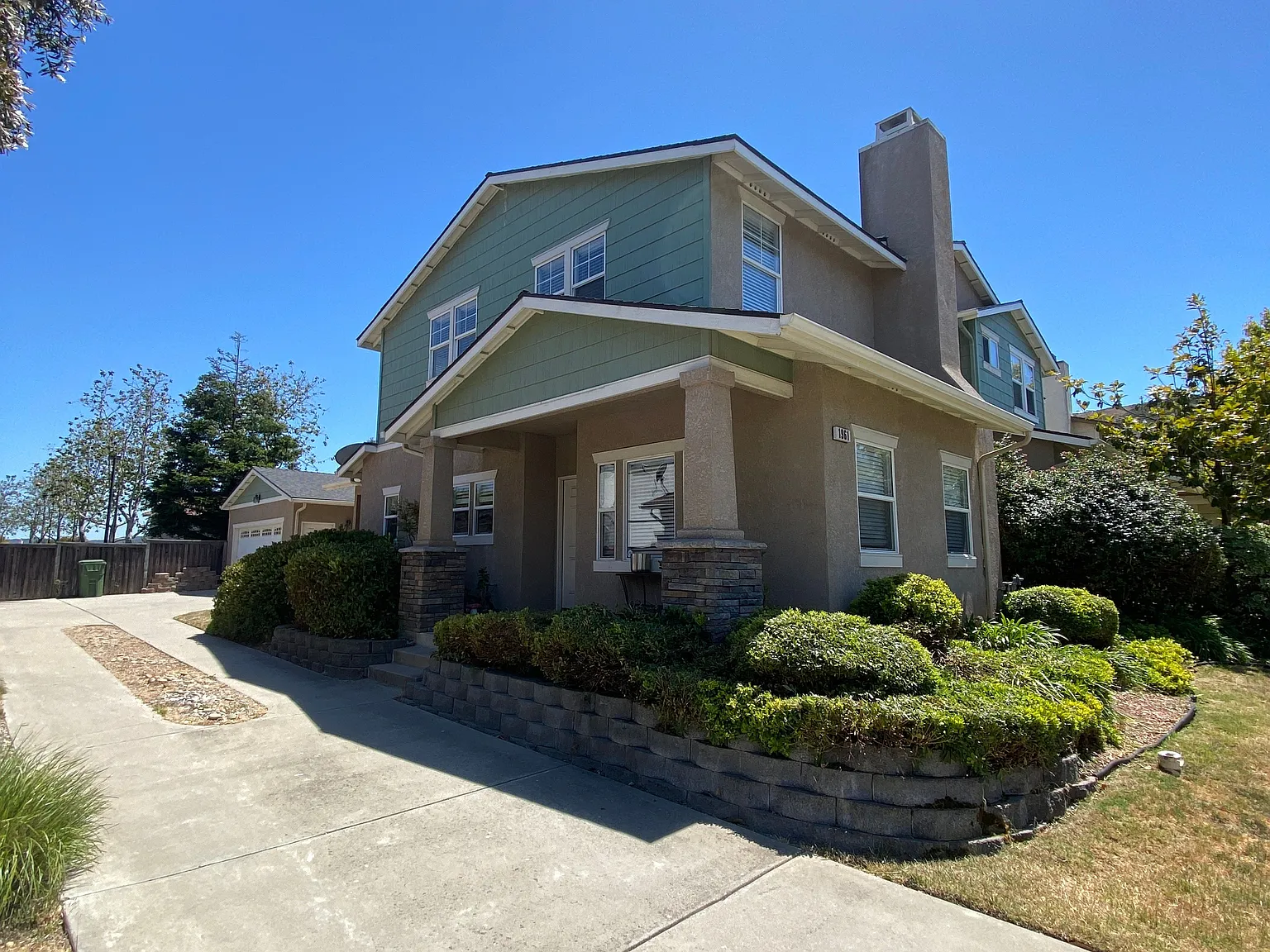 4 bed, 1938 sqft, $4,750 — Photo 1