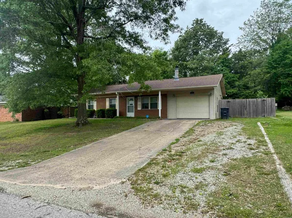 530 Lee Ave, Piggott, AR 72454