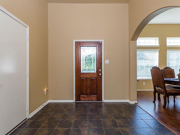 3rd image of 3608 Oak Crossing Dr