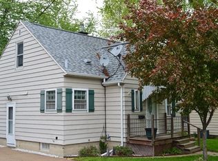 1308 W 11th St, Waterloo, IA 50702