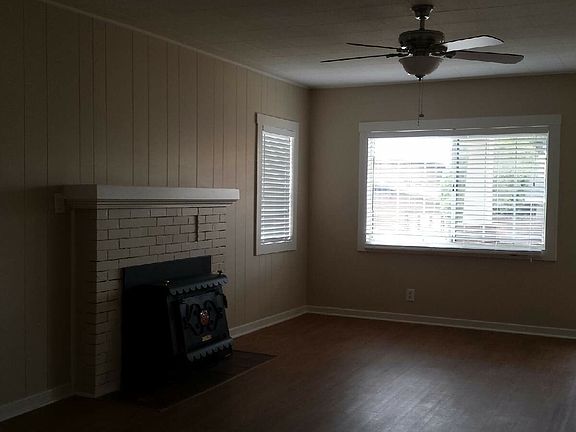 5th image of 3611 Texas St
