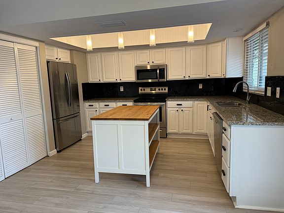 3rd image of 8695 E Diamond St