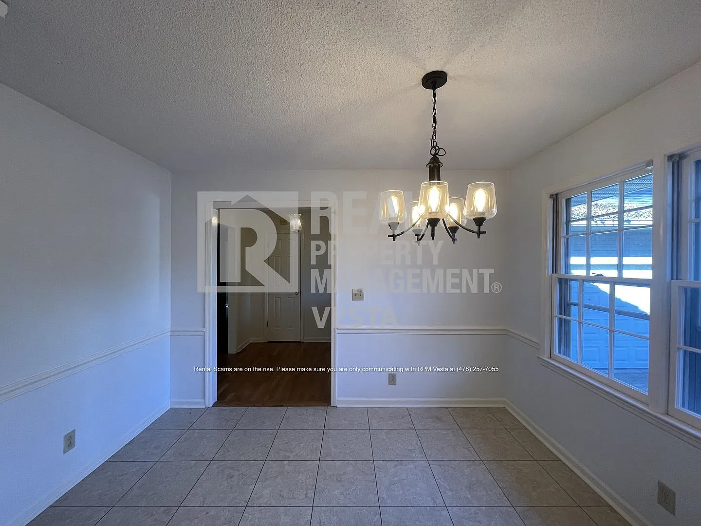 3 bed, 2.0 bath, 1900 sqft, $1,750 — Photo 4