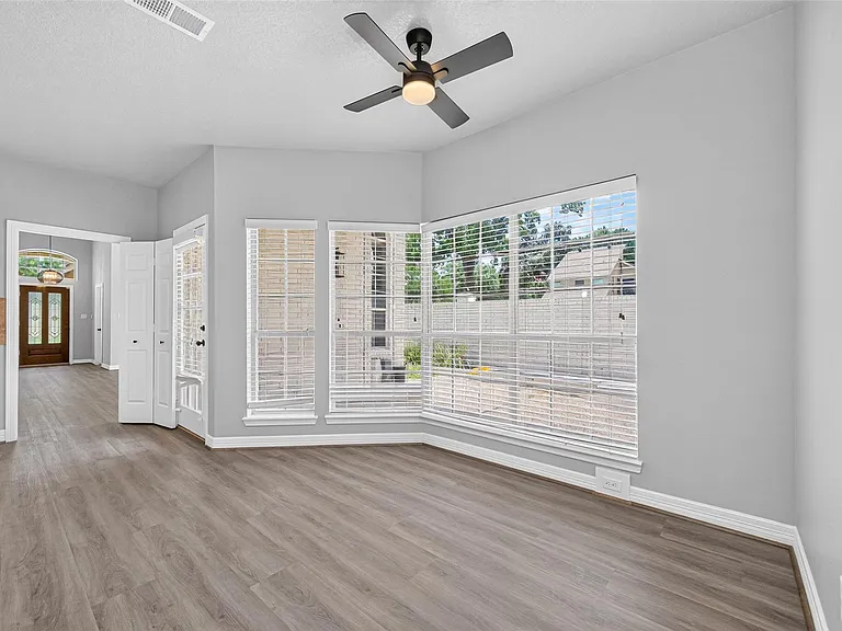 14303 Reissen Ln — Photo 30