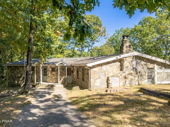 114 Milford Hall Ln, Milford, PA 18337