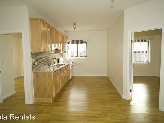 5th image of 7416 1/2 S Vermont Ave APT 4