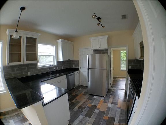 5th image of 415 N Frankfort Ave