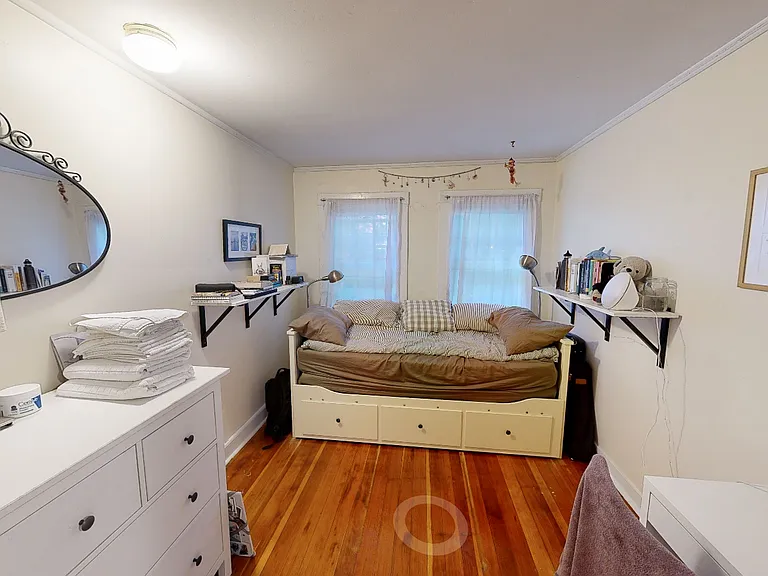 38 Gibson St #7 — Photo 8