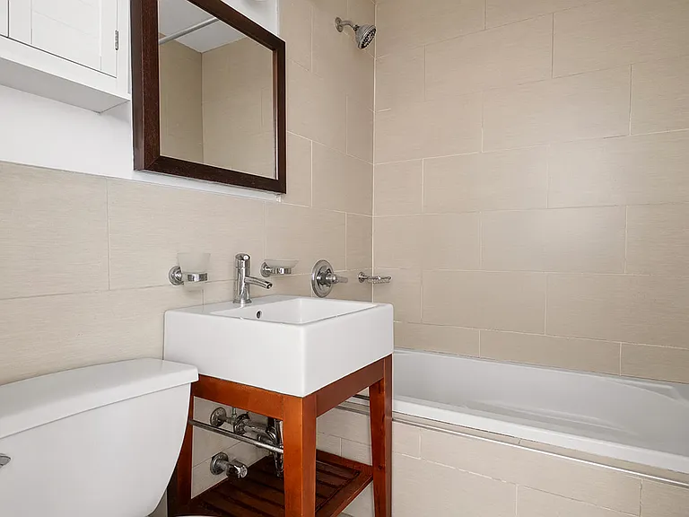 649 Washington Ave #1C — Photo 4
