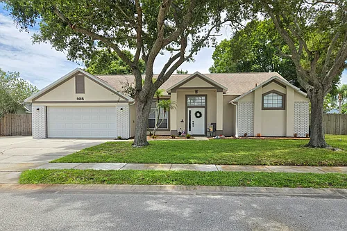 985 Pelican Ln Photo 1
