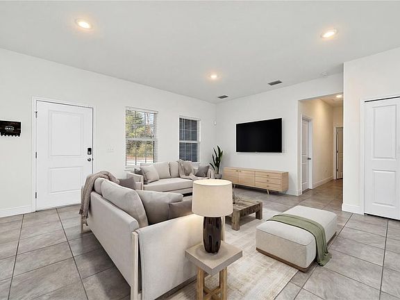 5th image of 15441 SW 22nd Court Rd