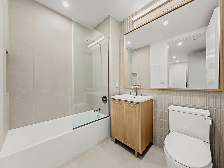250 W 49th St #11001 — Photo 10