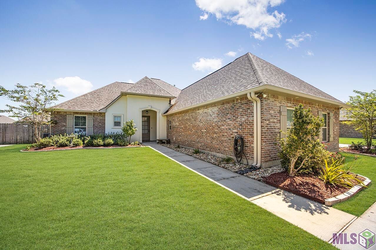 8818 Greenleaves Dr, Denham Springs, LA 70726 Zillow