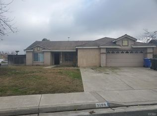 3193 Mission Dr, Hanford, CA 93230