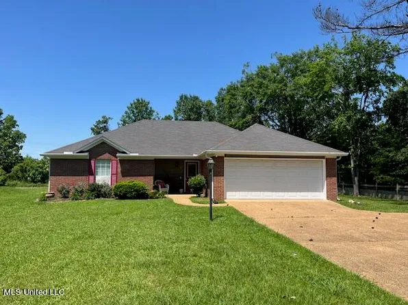 105 Linda Jo Dr, Richland, MS 39218