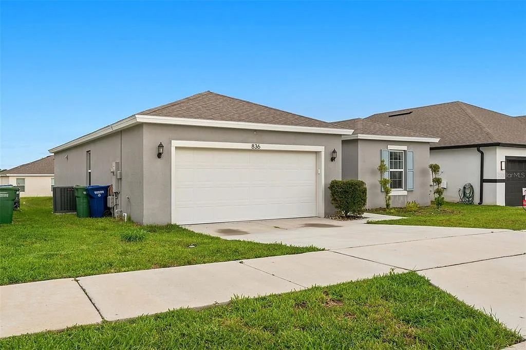 4 bed, 2.0 bath, 1767 sqft, $2,000 — Photo 2
